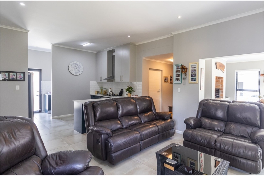 To Let 3 Bedroom Property for Rent in Aan de Wijnlanden Western Cape
